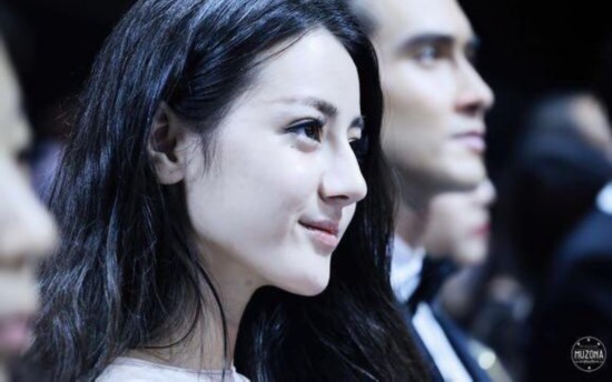 杨幂“养小鬼”被辟谣:顶流女星为何总被“玄学绑架”? 杨幂“养小鬼”被辟谣:顶流女星为何总被“玄学绑架”?